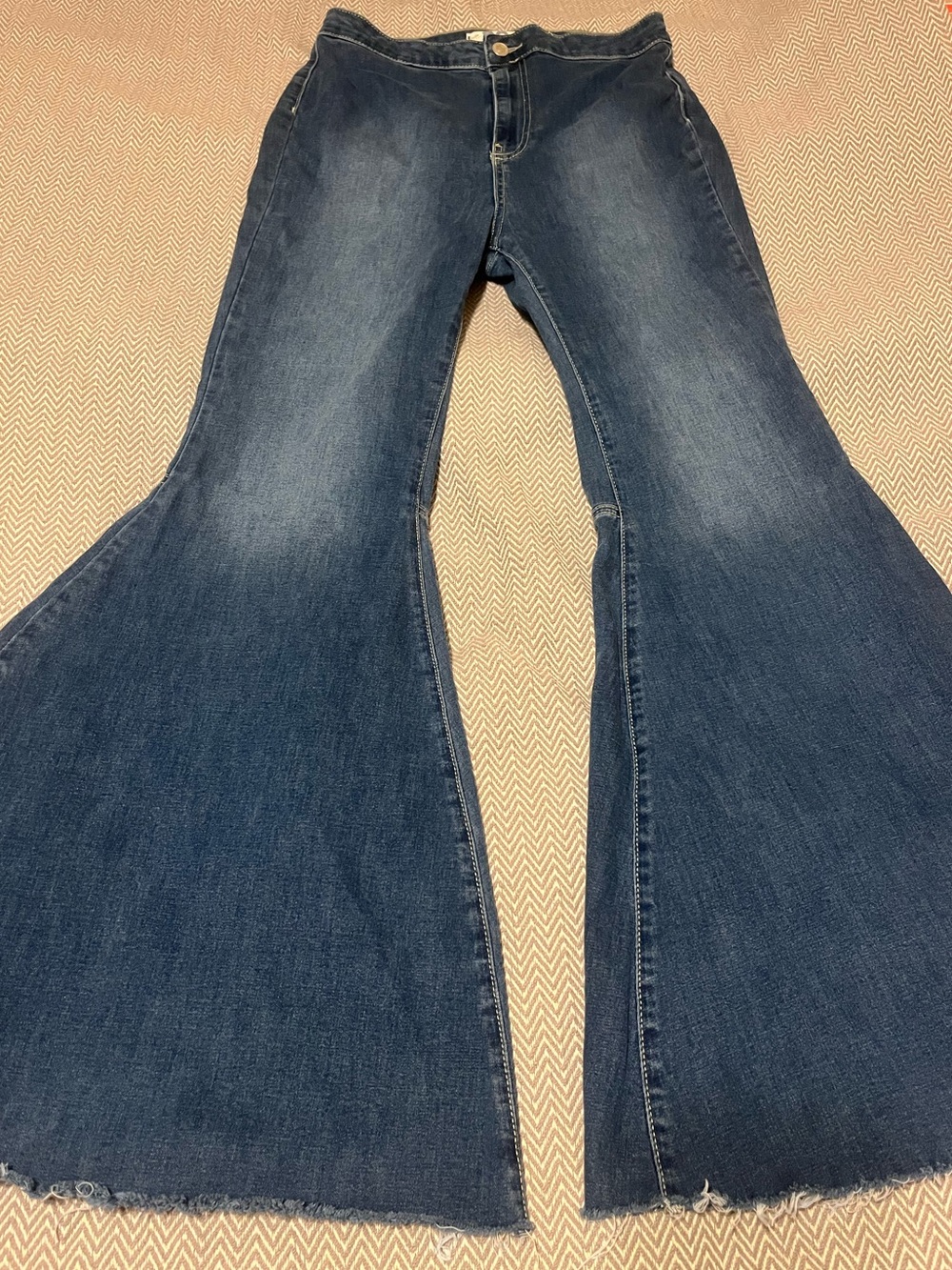 We The Free Just Float On Flare Jeans. Color: Jericho Blue. Size 29. EUC!